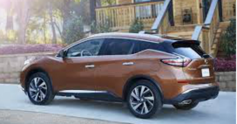 The Nissan Murano Fits in the Middle